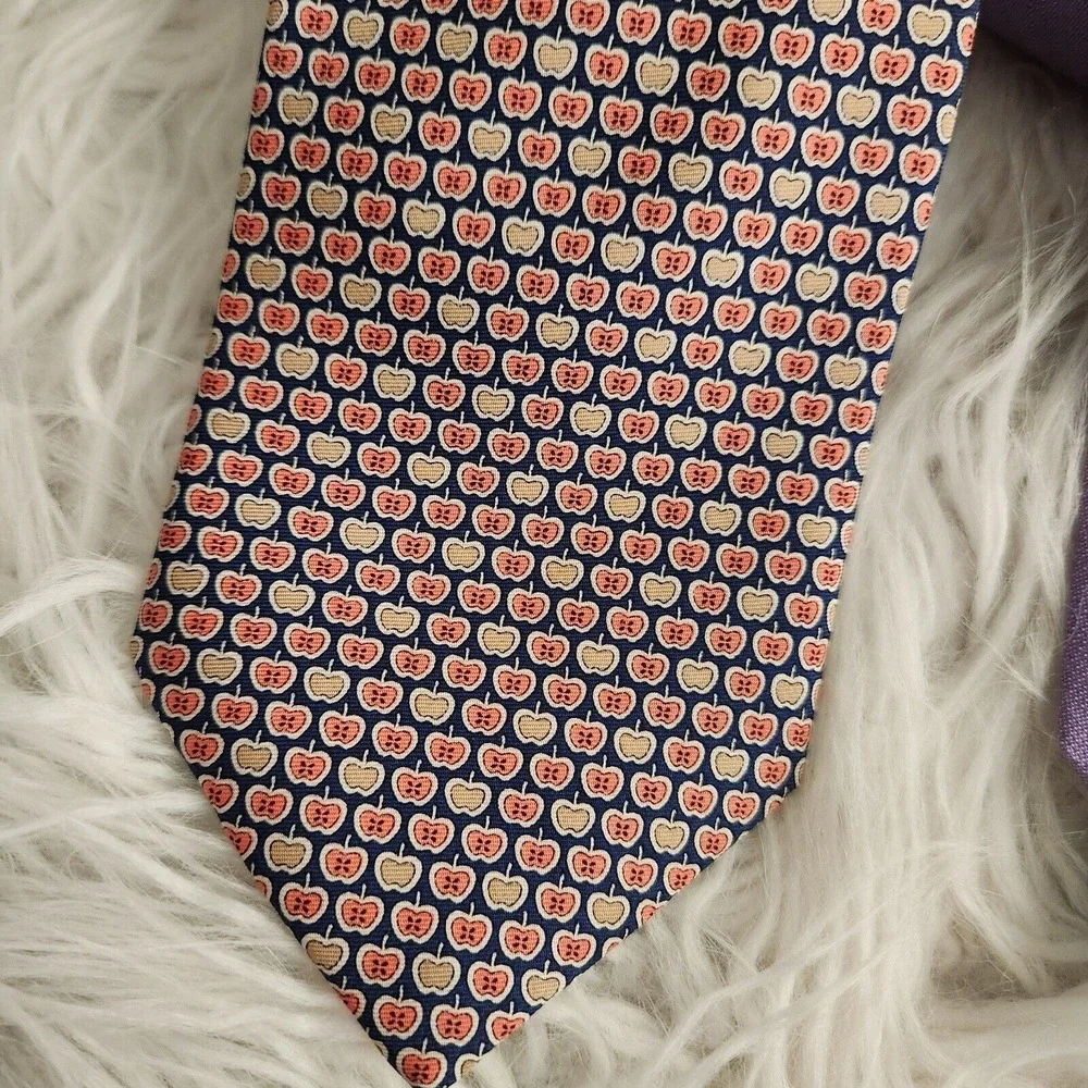 Lot of 2  Men's Neck Tie - Rooster Jos A Bank Apple Print Purple‎